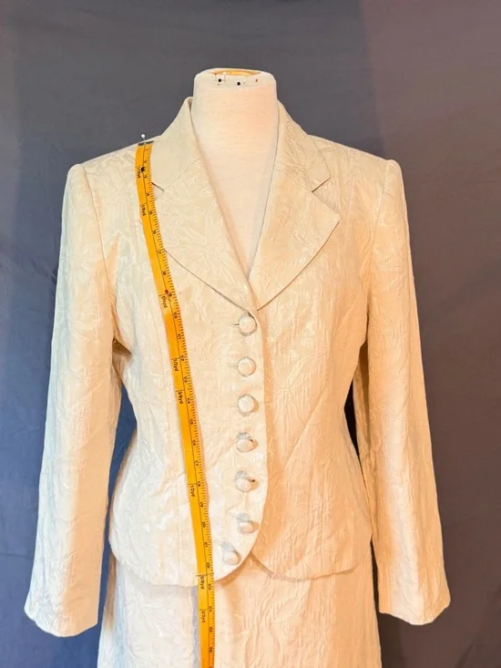 Vtg Isabella Suits 2-Piece Skirt Set Size 12 Cream Jacquard Floral Blazer Ruffle - Picture 4 of 15